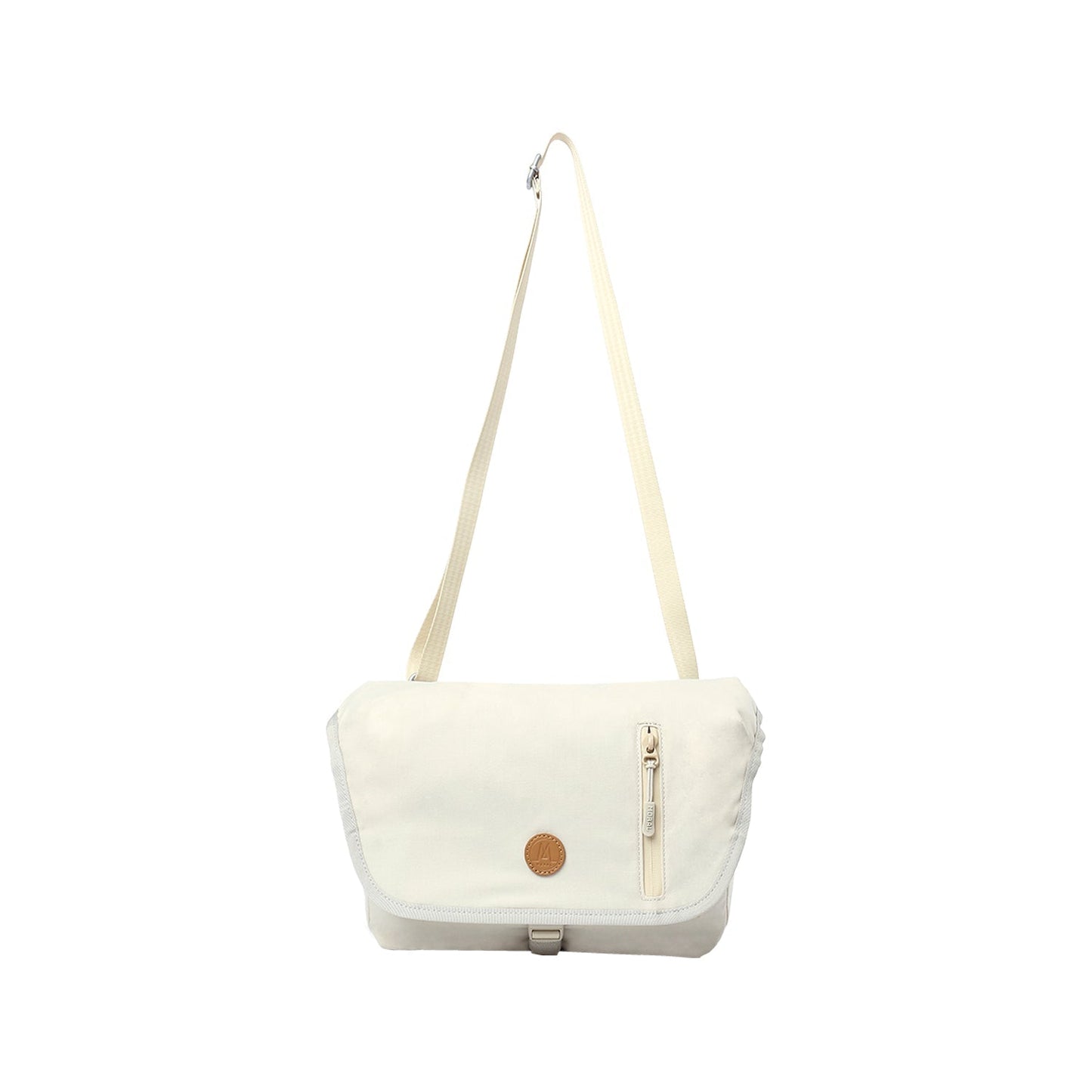 MORAL Northside Bostin 郵差包(中)米白色款,配有可調式肩帶與前方拉鍊口袋。設計清新簡約,適合日常搭配。
