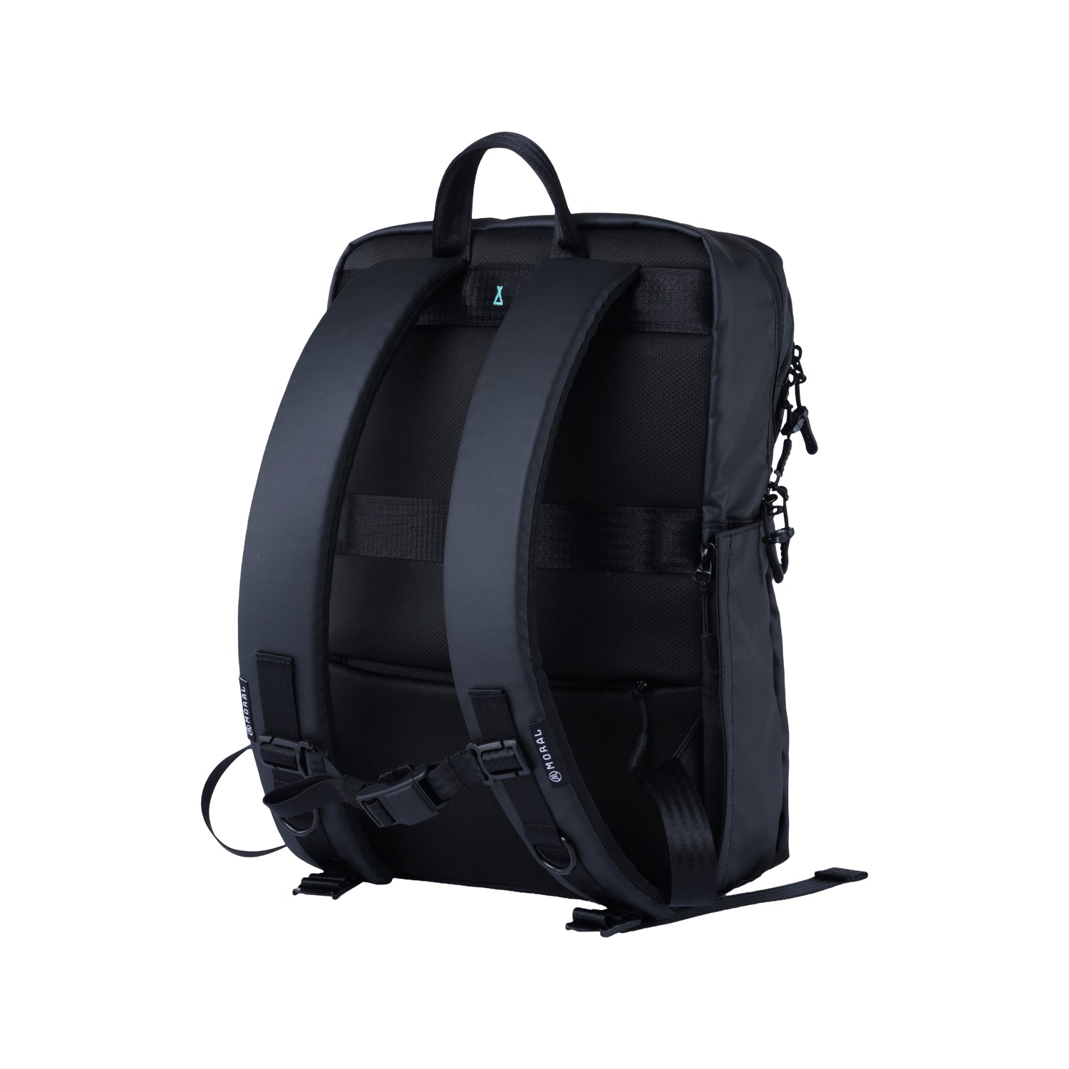 展示Moral CECIL COMPACT II 背包背部與柔軟透氣肩帶，突顯舒適的負重設計